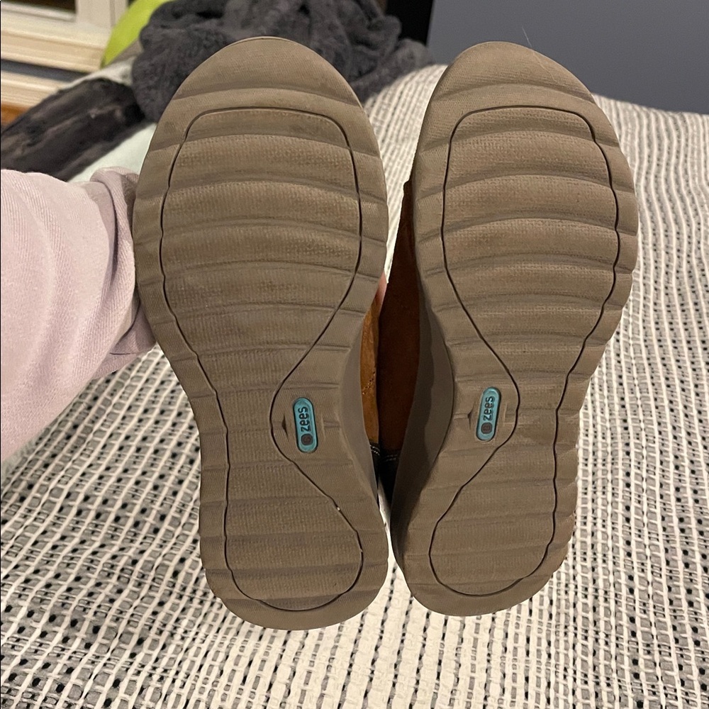 BZEES sz 7 Fur Lined Booties Shoes - Picture 3 of 7